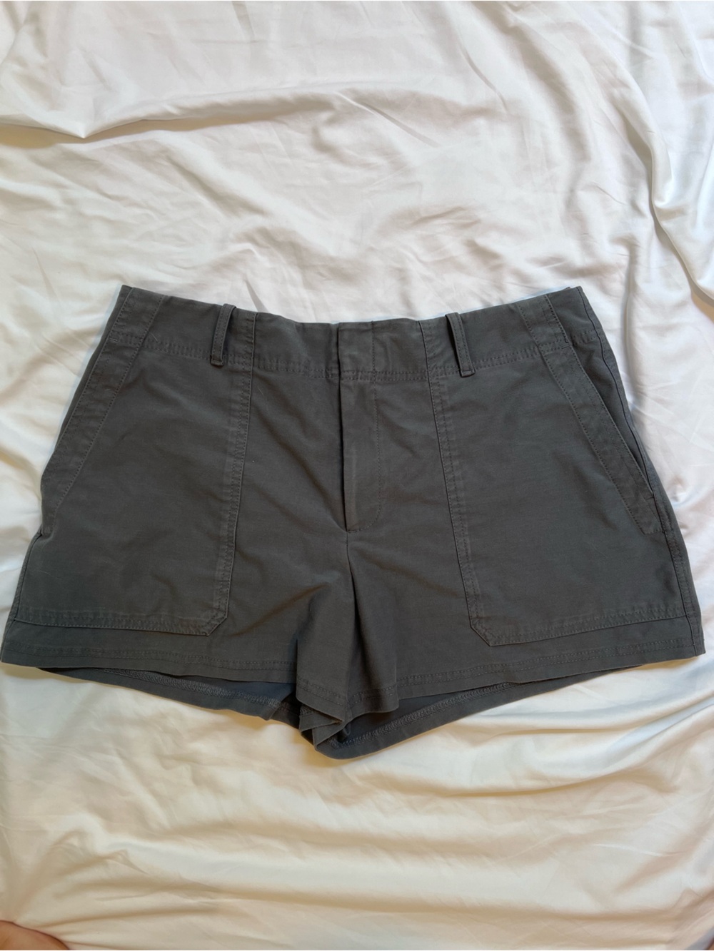 Athleta 	Skyline High Rise Tailored 4" Short